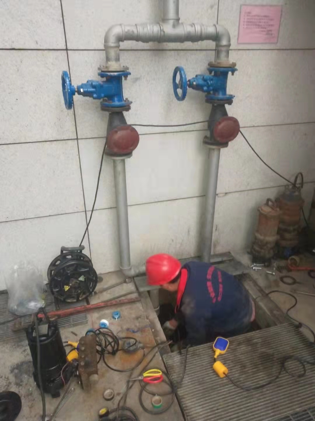 移动长寿路办公大楼污水泵更换 移动长寿路办公大楼污水泵更换